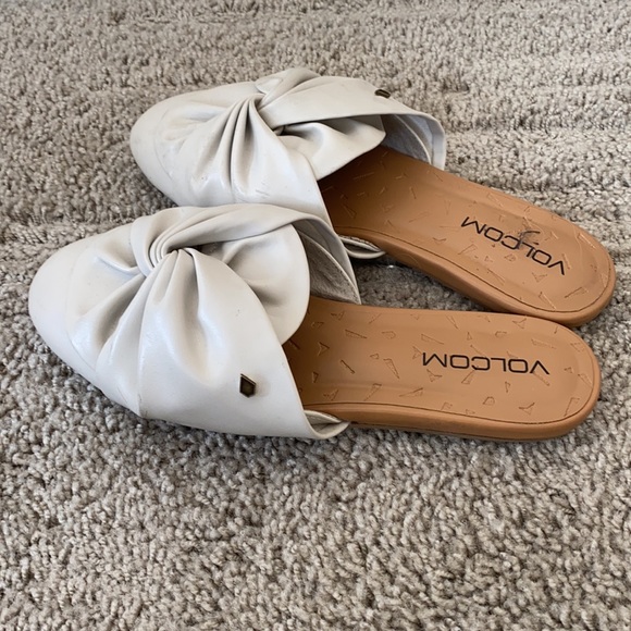 Volcom Slides - Picture 3 of 5